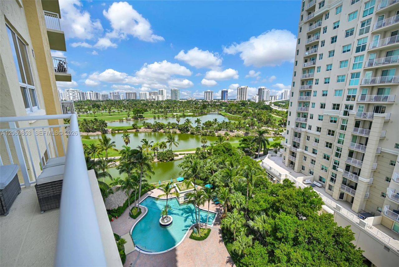 19501 W Country Club Dr , Unit 1004, Aventura, FL 33180 Photo
