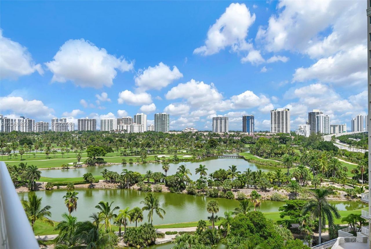 19501 W Country Club Dr , Unit 1004, Aventura, FL 33180 Photo