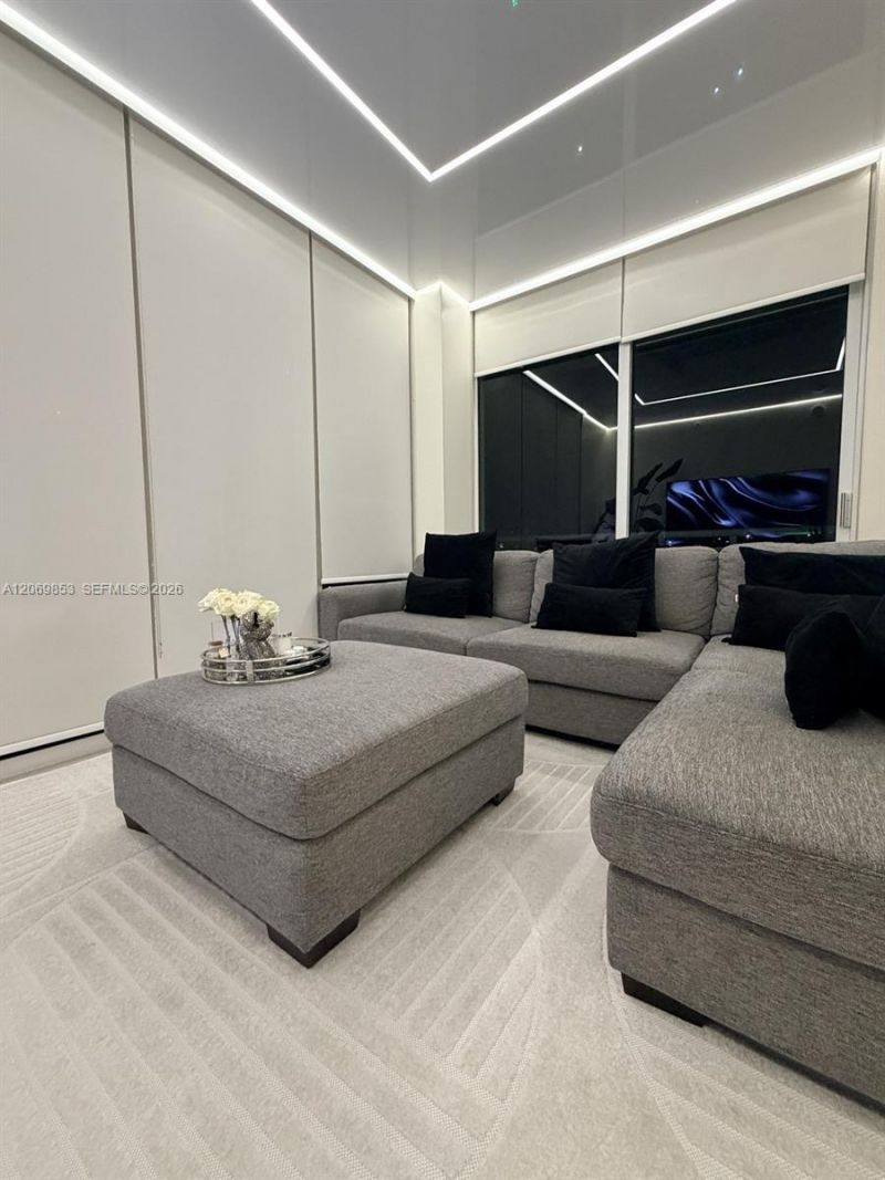 19501 W Country Club Dr , Unit 1004, Aventura, FL 33180 Photo