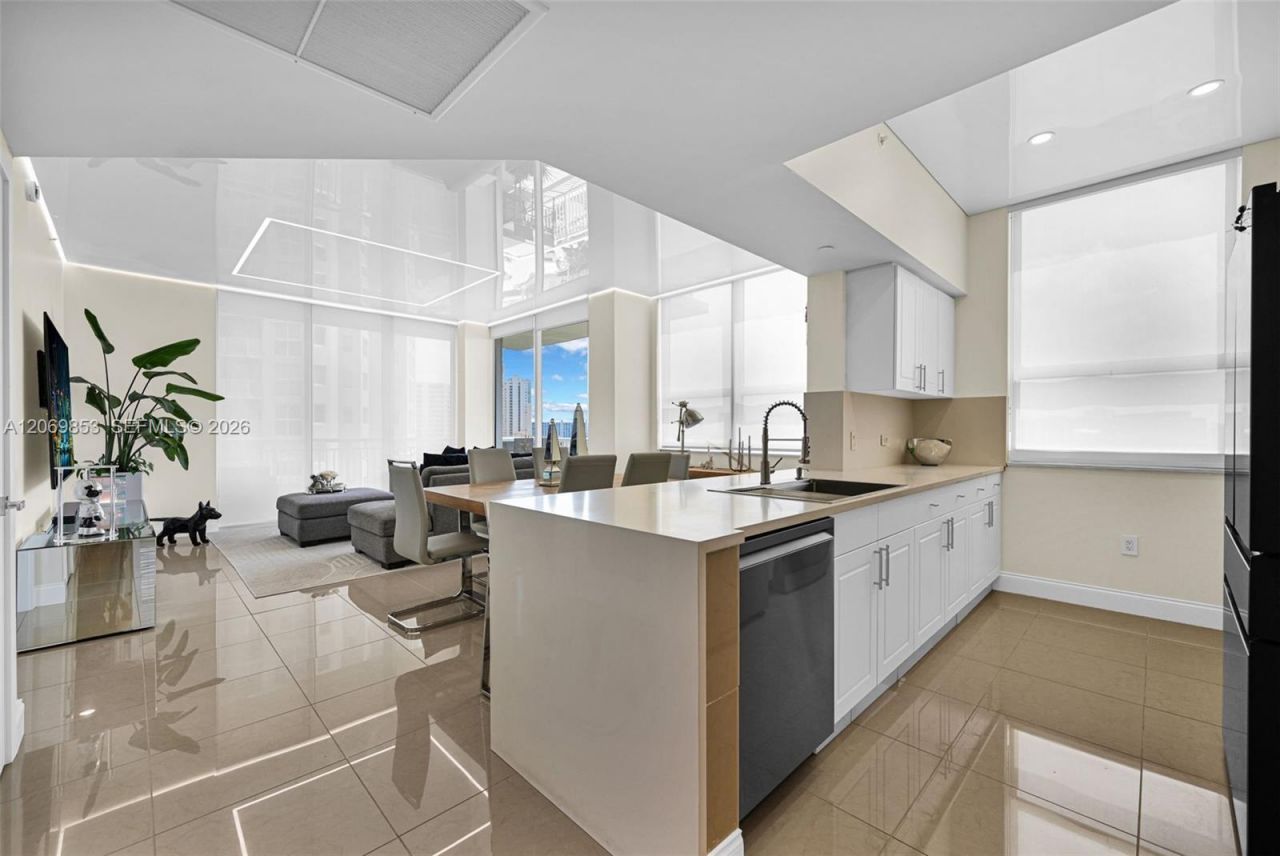 19501 W Country Club Dr , Unit 1004, Aventura, FL 33180 Photo