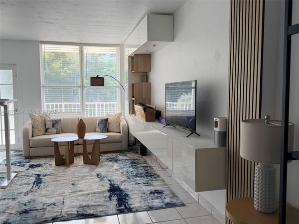 1300 Lincoln Rd, Unit B302, Miami Beach, FL 33139