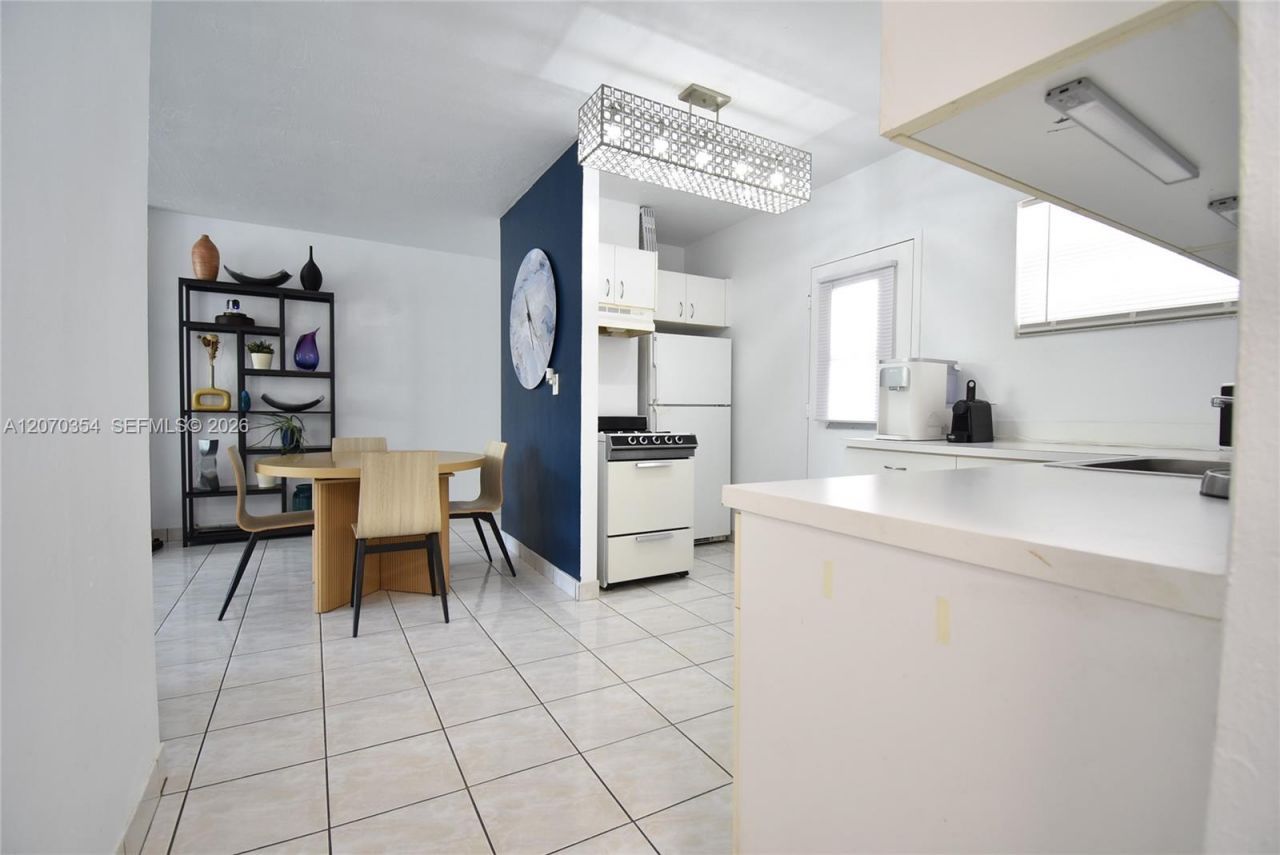 1300 Lincoln Rd, Unit B302, Miami Beach, FL 33139 Photo