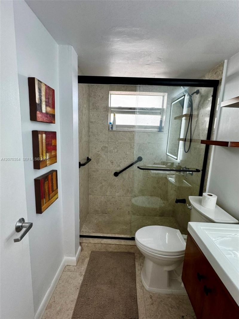 1300 Lincoln Rd, Unit B302, Miami Beach, FL 33139 Photo