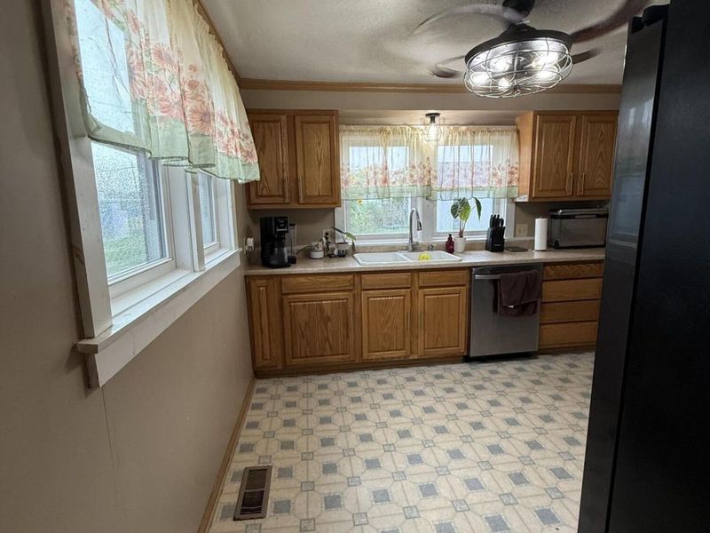 250 S Oak Street, Lakeview, OH 43331 Photo 11