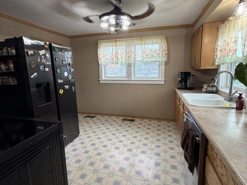 250 S Oak Street, Lakeview, OH 43331 Photo 12