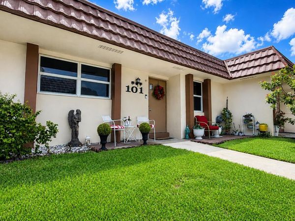 5780 W FERNLEY Drive W, Unit 101, West Palm Beach, FL 33415