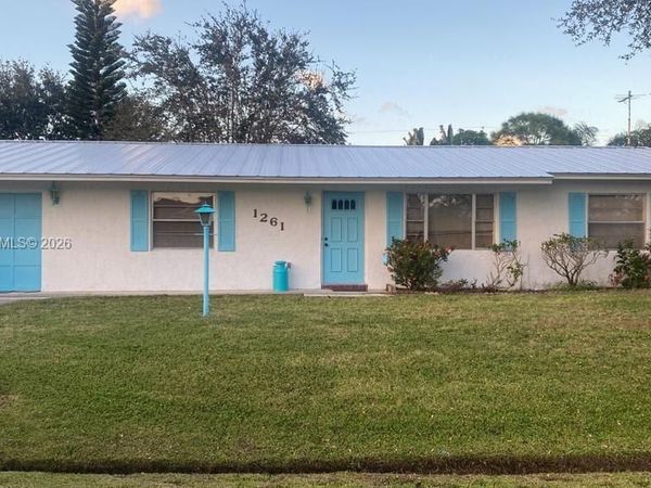 1261 SE Mendavia Ave , Port St. Lucie, FL 34952