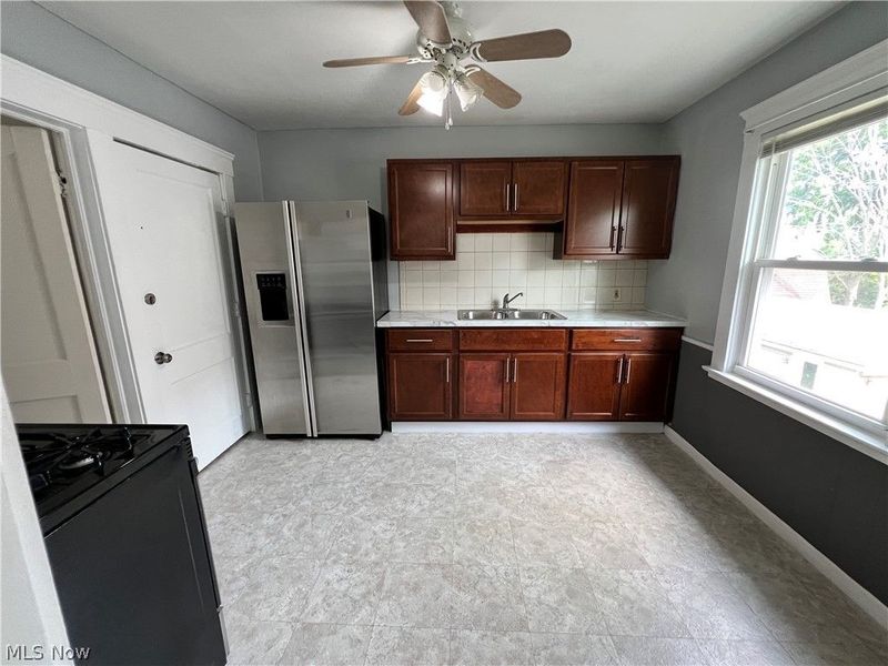 2406 Searsdale Avenue, Cleveland, OH 44109 Photo 20