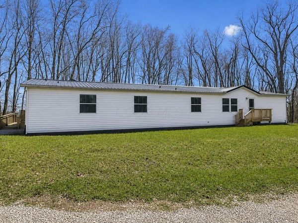 2525 Panther Drive NE, New Lexington, OH 43764