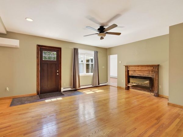 127 Mechanic St, Unit 1, Canton, MA 02021