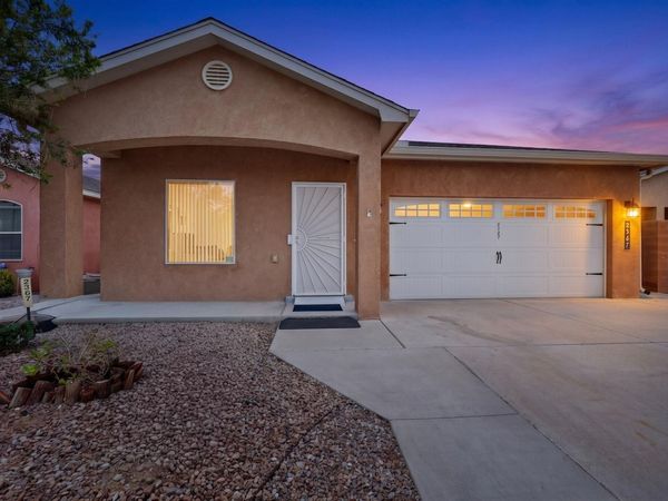 2367 Firewheel Avenue SW, Los Lunas, NM 87031