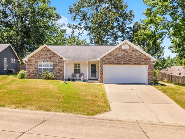 2402 Great Hill Road, Benton, AR 72015
