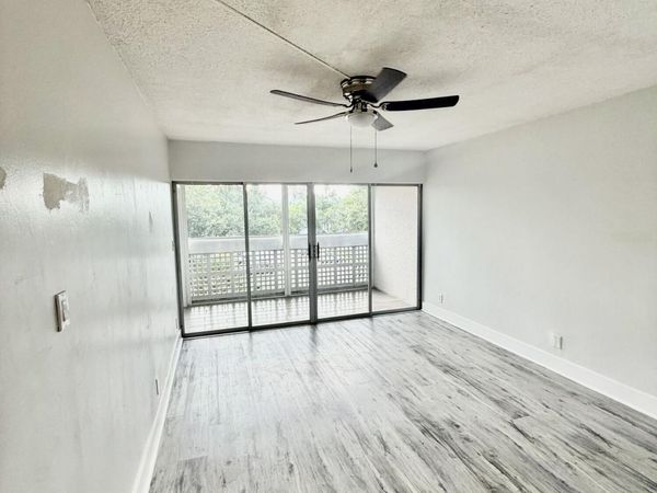 3301 SPANISH MOSS Terrace, Unit 303, Lauderhill, FL 33319