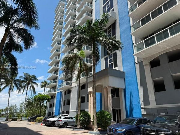 5085 NW 7th St, Unit 406, Miami, FL 33126