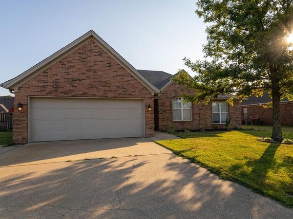 808 Belle Rive Drive, Marion, AR 72364