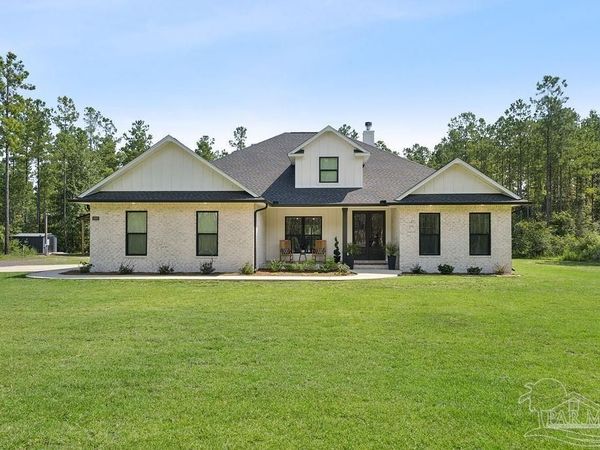8992 Sage Forest Ln, Pace, FL 32571