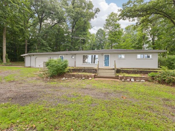 4396 Holloway, Adrian, MI 49221