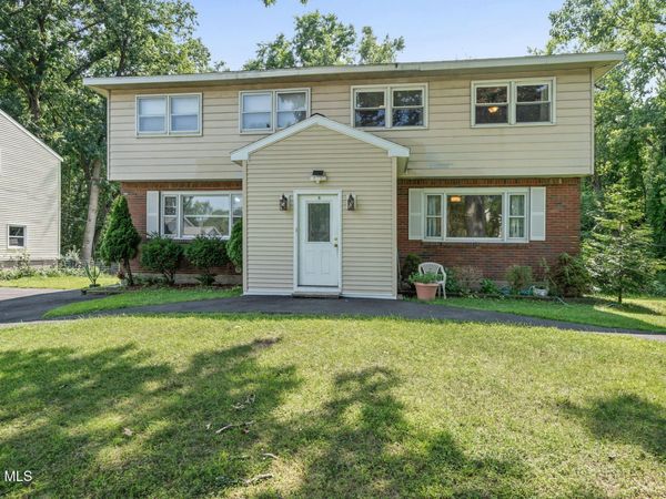 1 Dowling Road, Albany, NY 12205