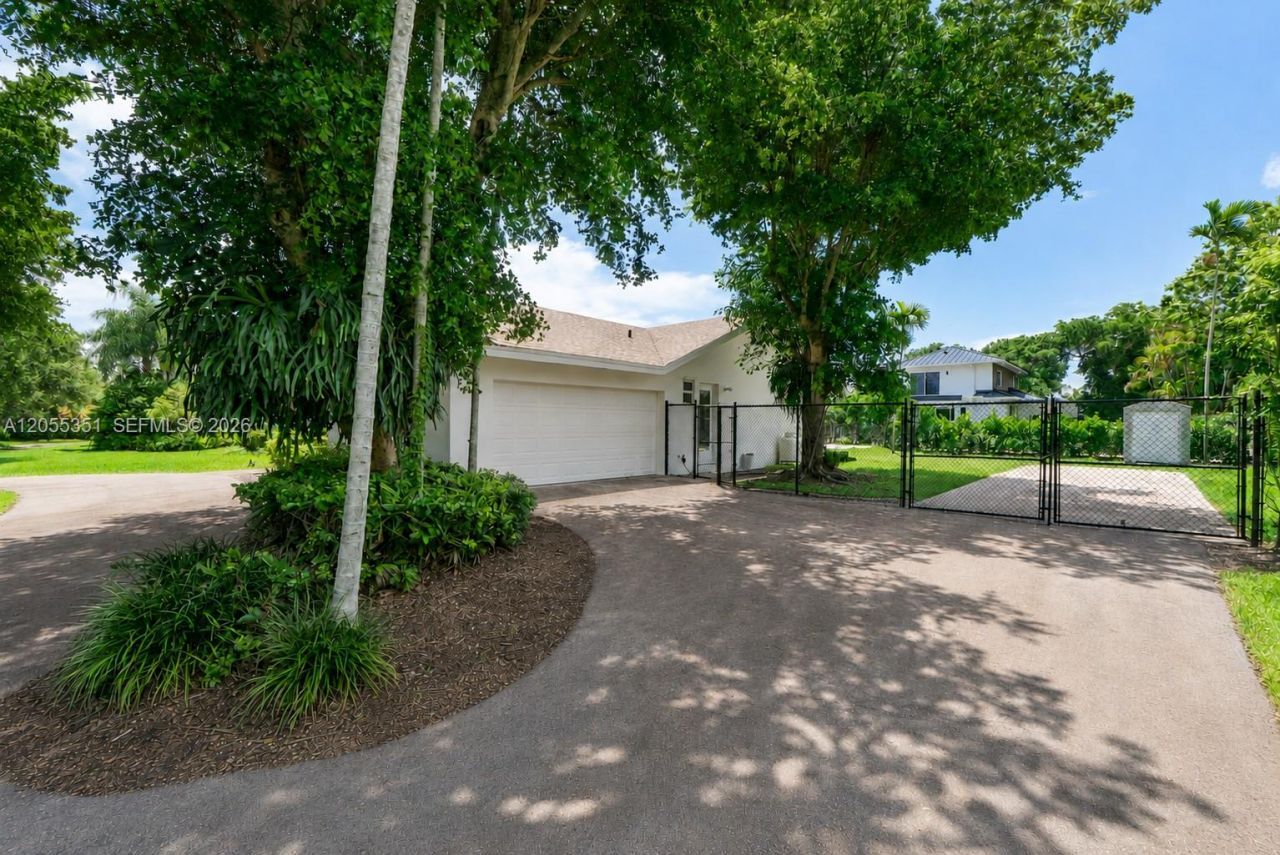 7920 SW 172nd Ter, Palmetto Bay, FL 33157 Photo