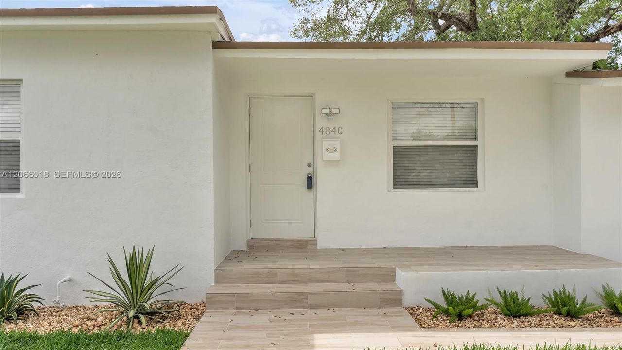 4840 SW 5th Ter , Miami, FL 33134 Photo