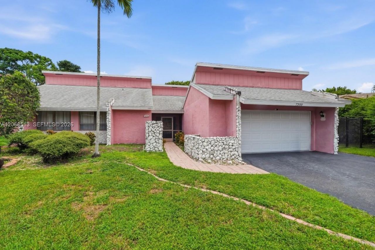 7300 Corkwood Ter , Tamarac, FL 33321 Photo