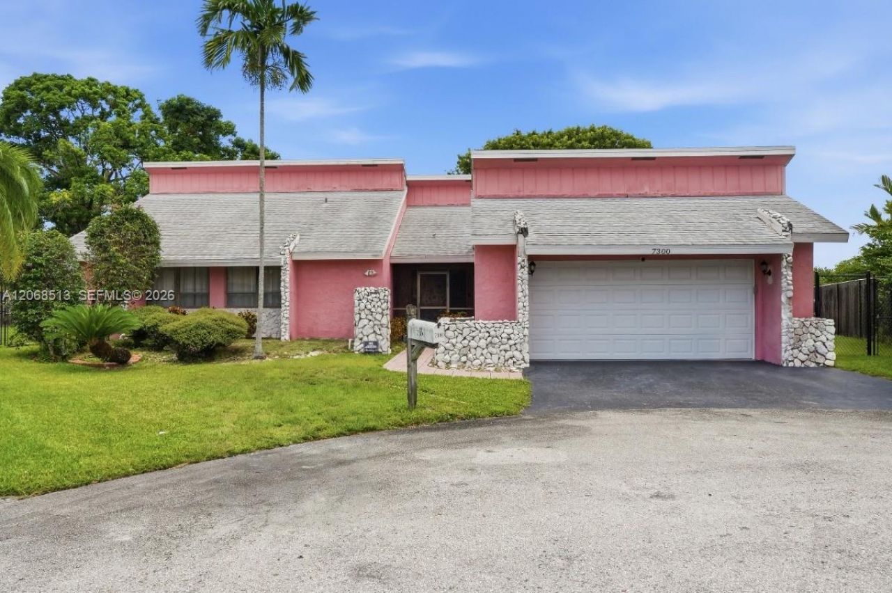 7300 Corkwood Ter, Tamarac, FL 33321 Photo