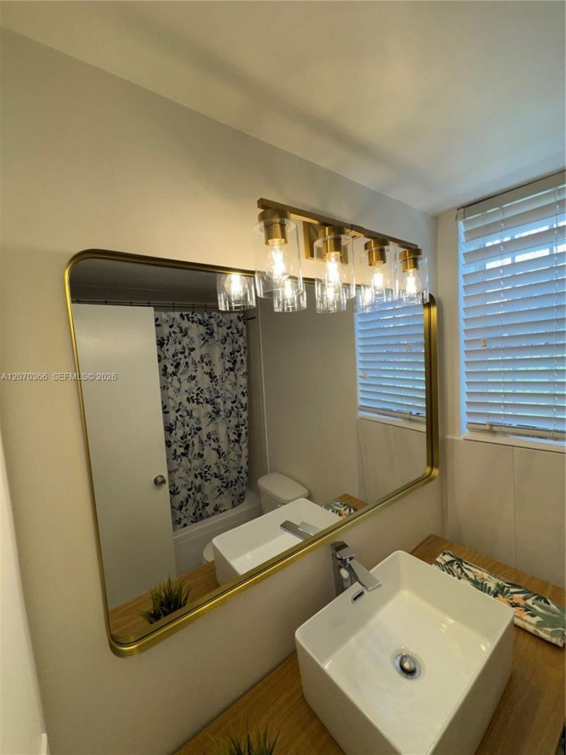 1460 Ocean Dr , Unit 208, Miami Beach, FL 33139 Photo