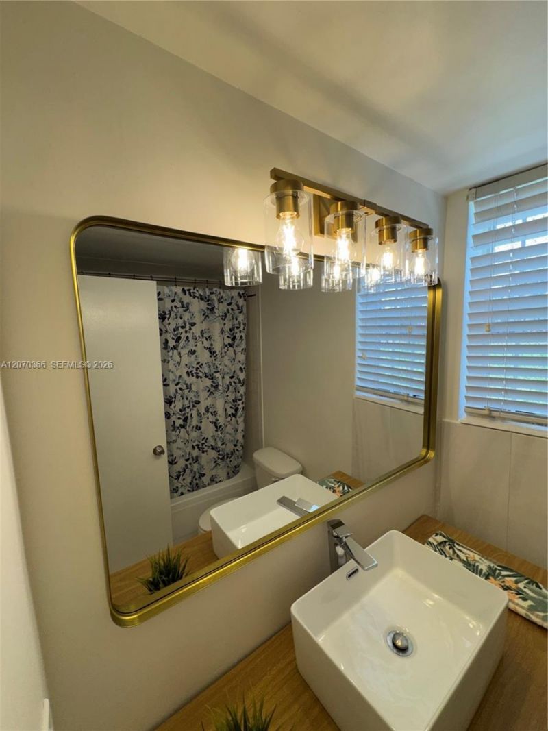 1460 Ocean Dr , Unit 208, Miami Beach, FL 33139 Photo