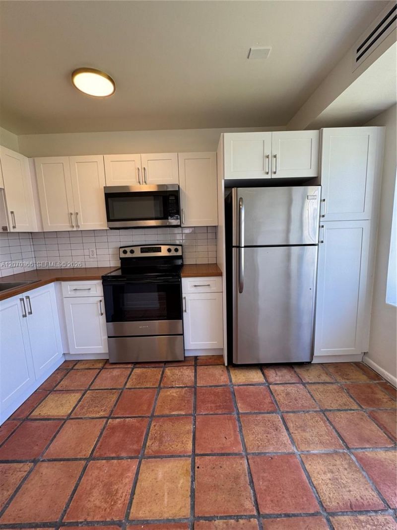 1460 Ocean Dr , Unit 208, Miami Beach, FL 33139 Photo