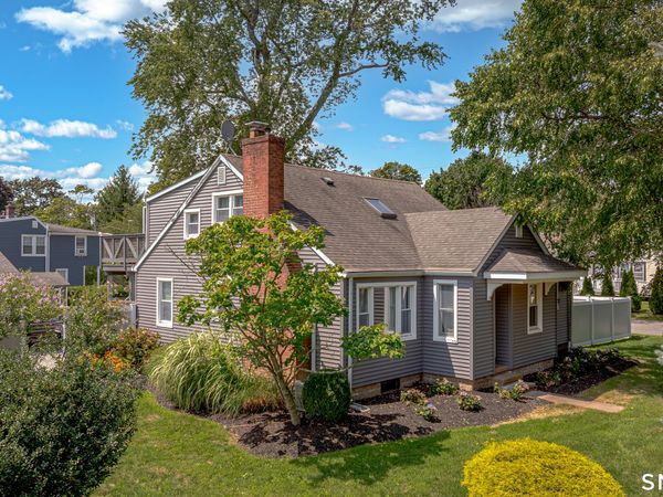 29 Indian Neck, Branford, CT 06405