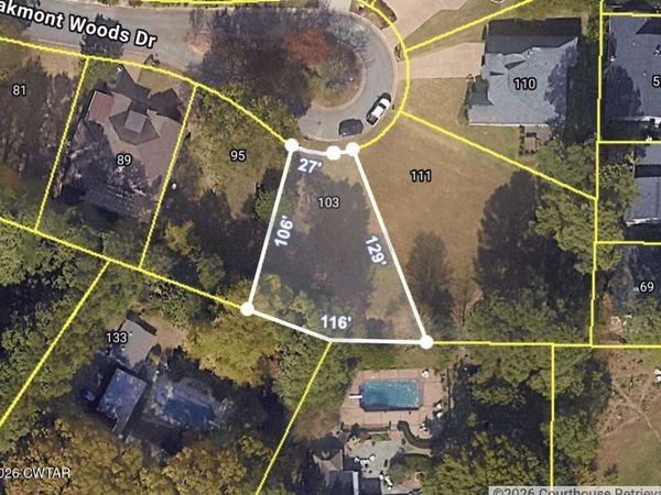 103 Oakmont Woods Drive , Jackson, TN 38305