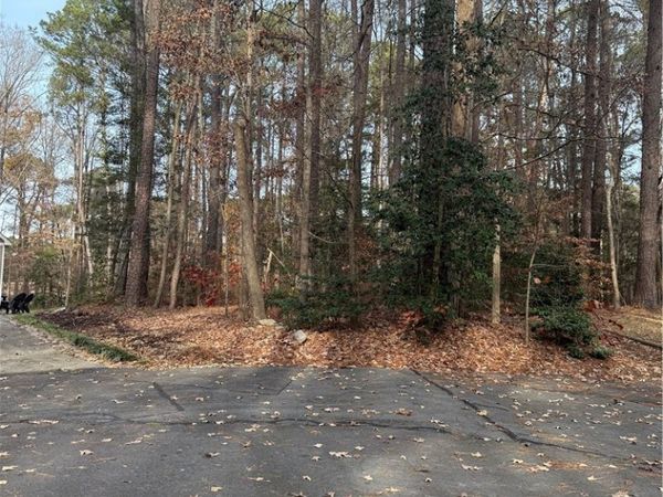 2003 Country Club Court , Sanford, NC 27332
