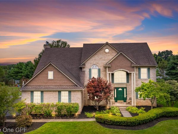 8922 Redstone Drive, Pinckney Village, Mi 48169