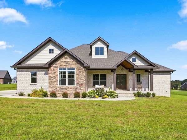 114 Hurst Dr , Leoma, TN 38468