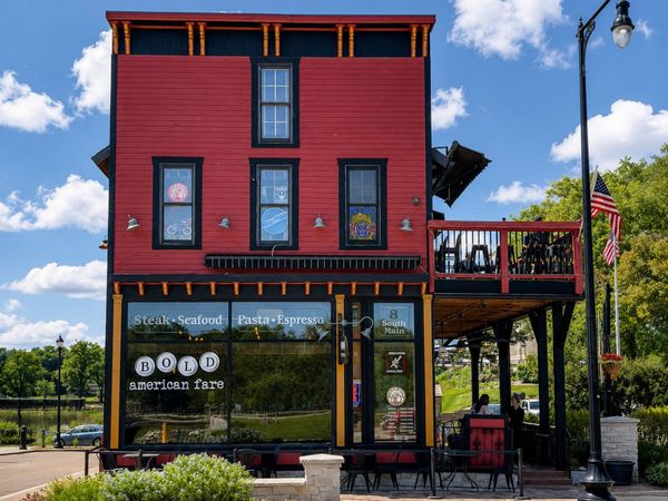 8 S Main Street, Algonquin, IL 60102