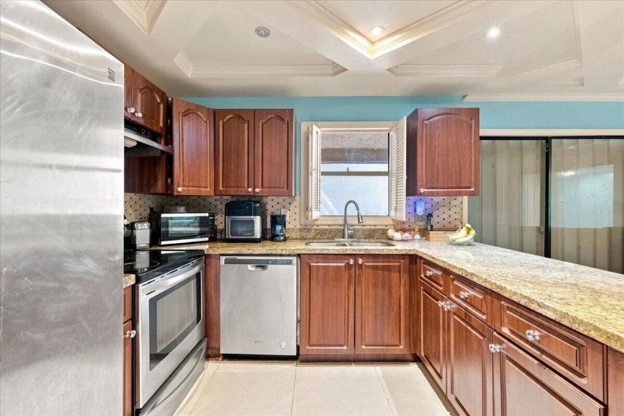 1430 SW 88th Way, Pembroke Pines, FL 33025 Photo