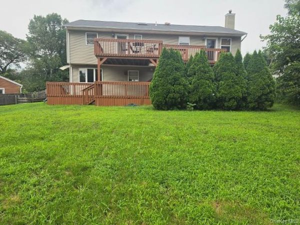 11 Manhattan Place, Huntington, NY 11743