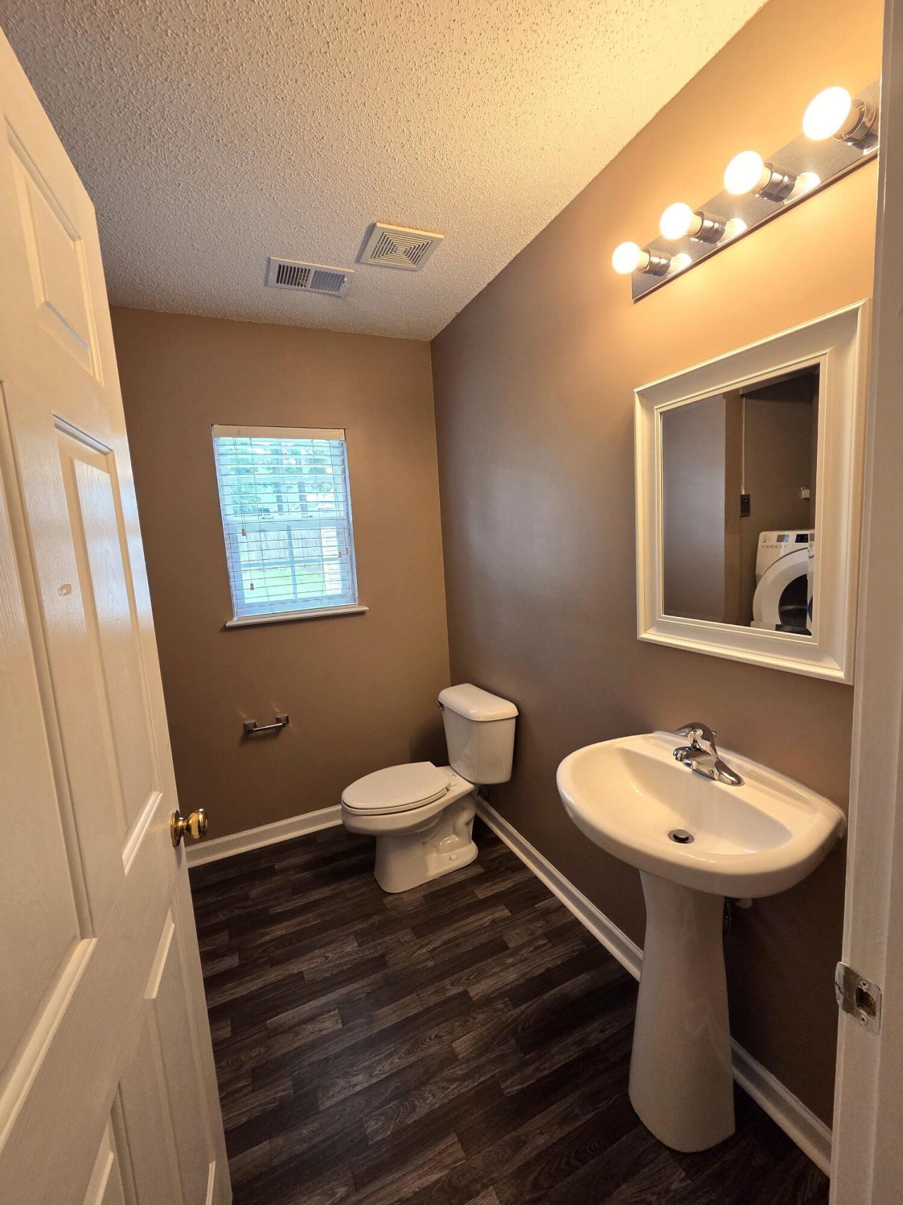 207 Fernwood Drive Photo 13