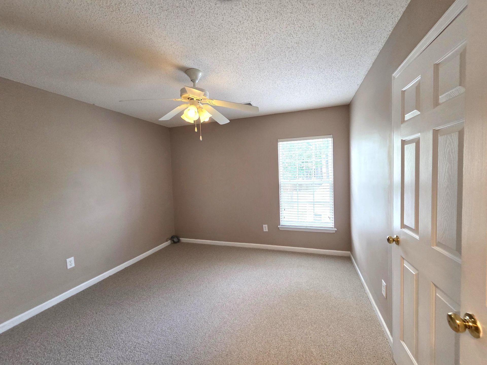 207 Fernwood Drive Photo 18