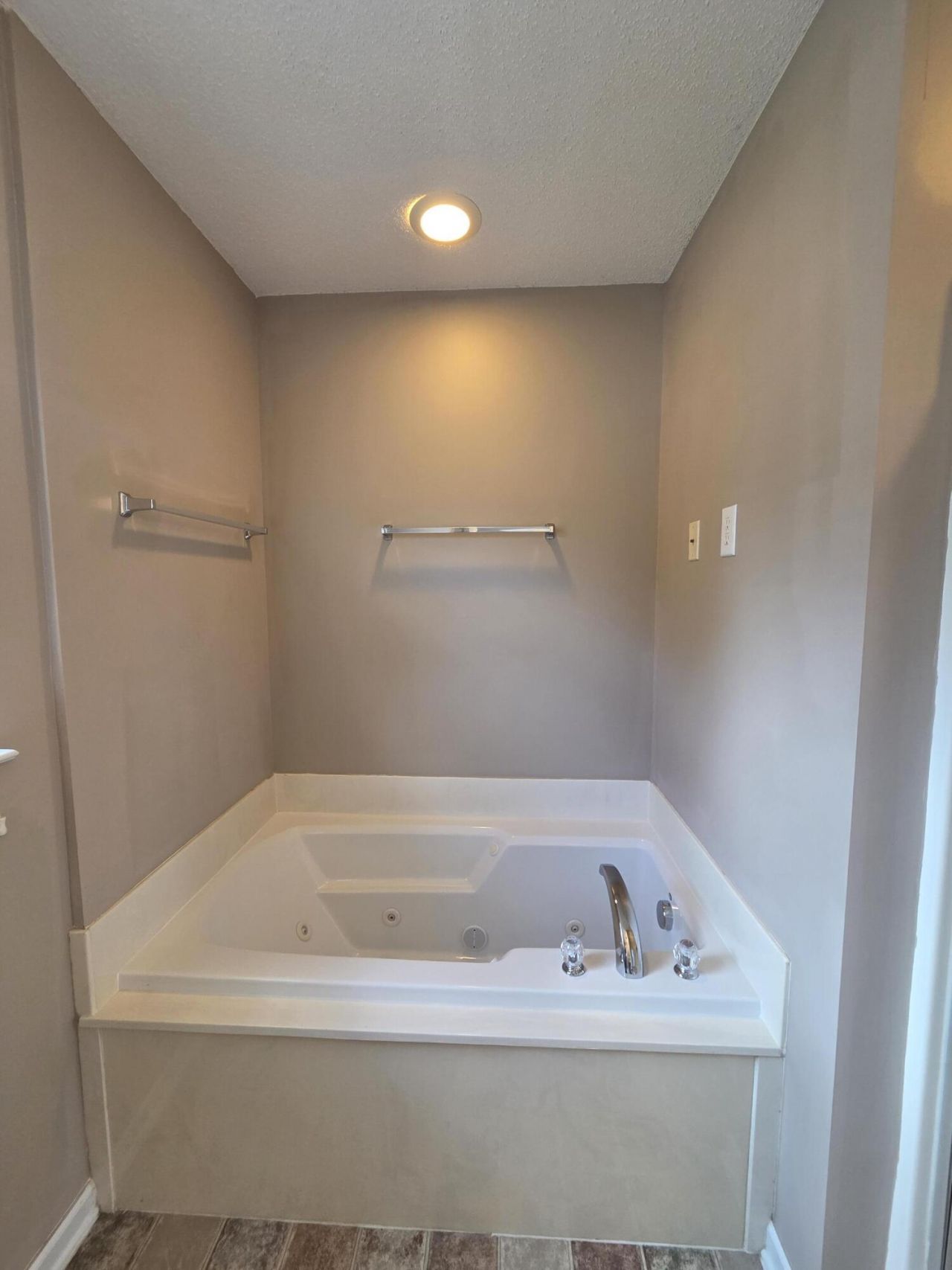 207 Fernwood Drive Photo 27