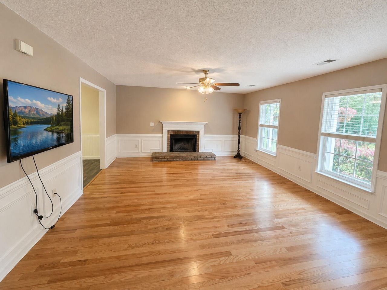 207 Fernwood Drive Photo 4