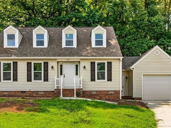 942 Chatfield Drive , Jamestown, NC 27282