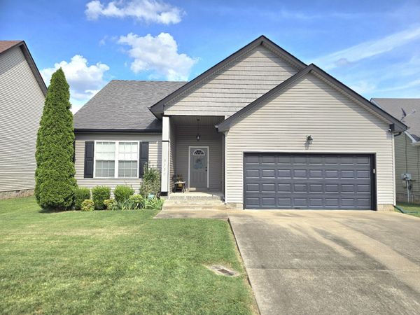 3735 Gray Fox Dr, Clarksville, TN 37040