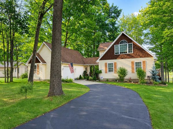 9592 Fawn Lake Drive, Canadian Lakes, MI 49346