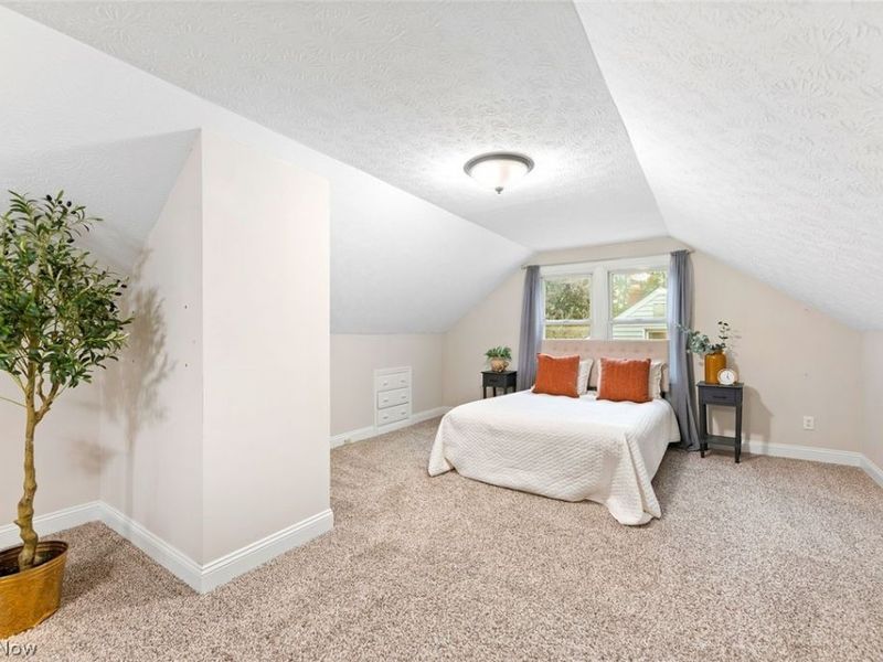 5239 Edenhurst Road, Lyndhurst, OH 44124 Photo 11