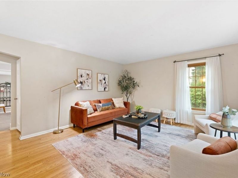 5239 Edenhurst Road, Lyndhurst, OH 44124 Photo 4