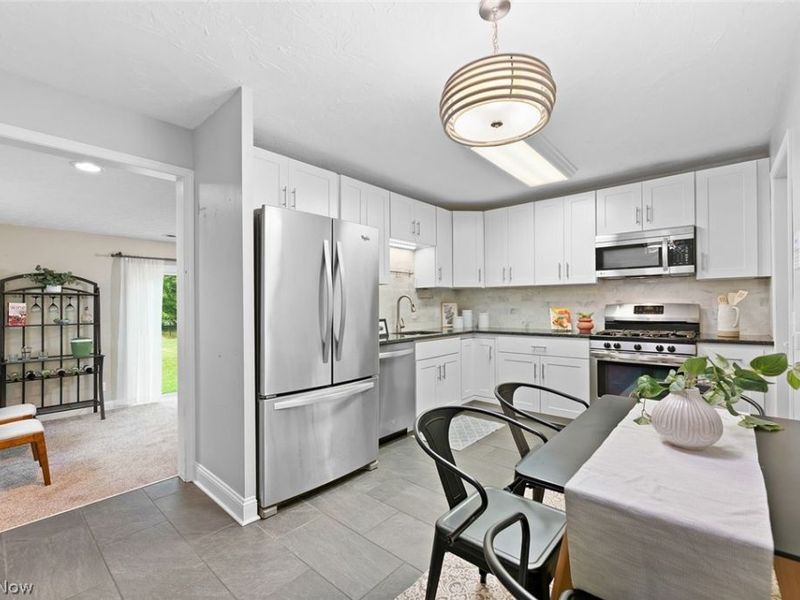 5239 Edenhurst Road, Lyndhurst, OH 44124 Photo 5