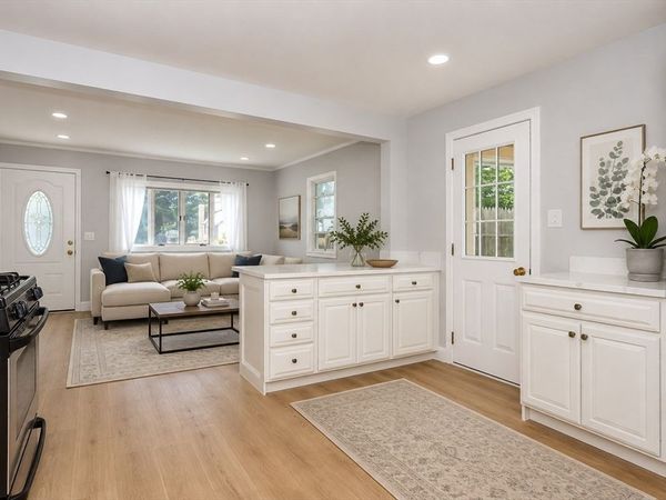 20 Rayburn Rd, Unit 1, Stoughton, MA 02072