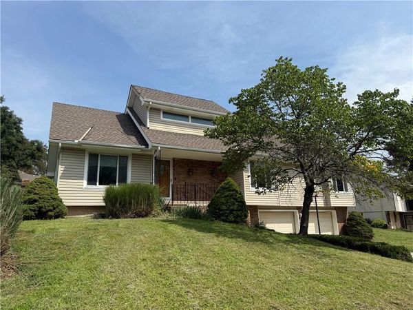 1128 NE Columbus Street, Lee's Summit, MO 64086