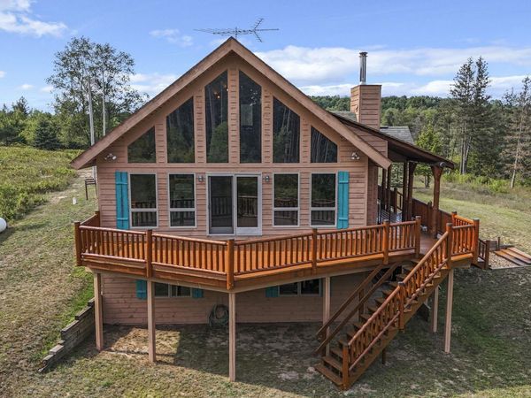 8783 10 Road W, Mesick, MI 49668